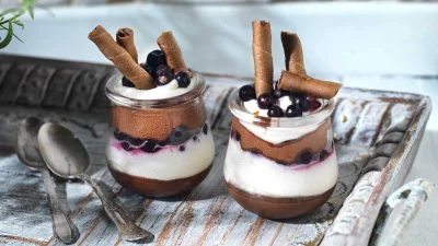 5λεπτο γλυκό ψυγείου με 5 υλικά - Σερβίρεται σε ποτήρι και η συνταγή είναι πανεύκολη