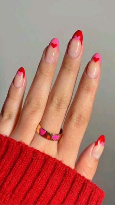 Νύχια με καρδούλες - Η νέα τάση στο μανικιούρ