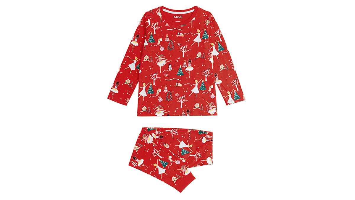 Πιτζάµες µε χριστουγεννιάτικα µοτίβα, Marks & Spencer, €18,99, marksandspencer.gr