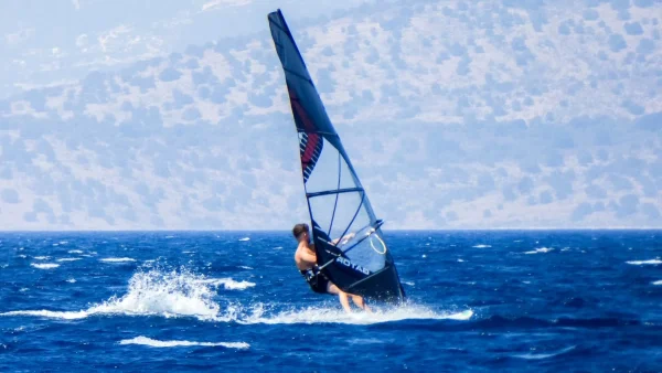 Καιρός σήμερα 28/8: Στα ίδια η θερμοκρασία - Τι να περιμένουν Αττική και Θεσσαλονίκη