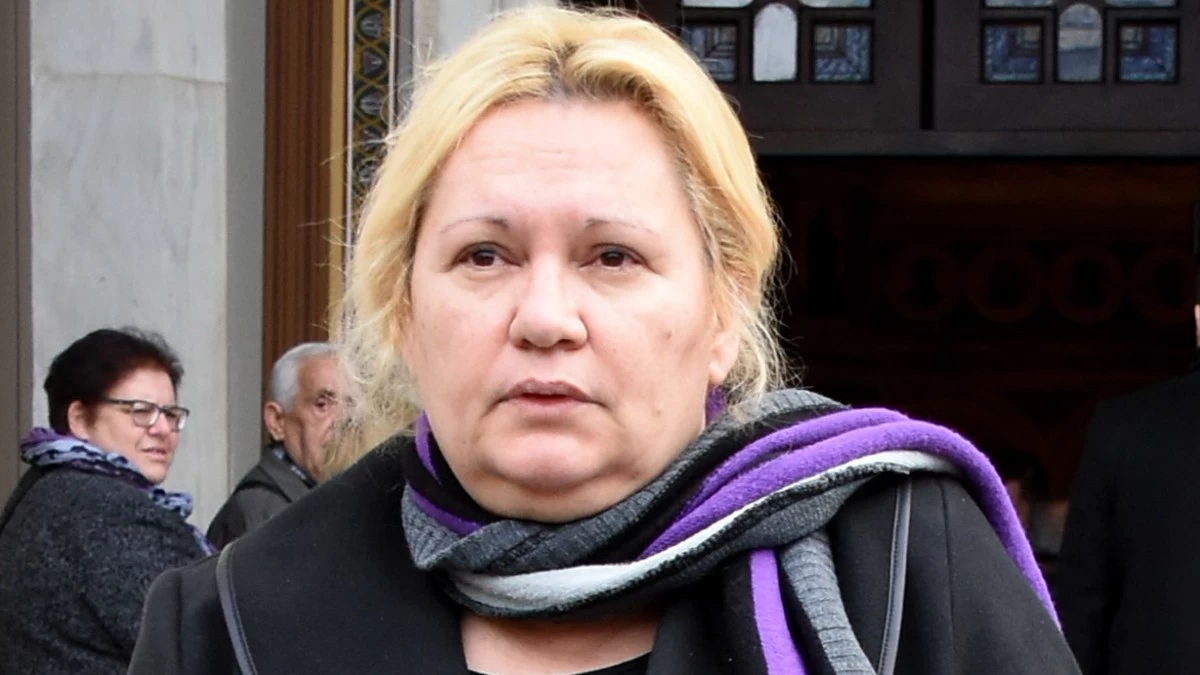 Καίτη Φίνου: Έφτιαξε τα δόντια της που είχαν σαπίσει μετά τον κορωνοϊό - Πόζαρε χαμογελώντας