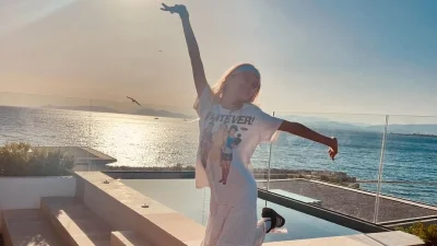 Κέιτ Χάντσον: «Πλέον αγαπώ την Ελλάδα» - Στιγμιότυπα από τις διακοπές της στην Αθήνα