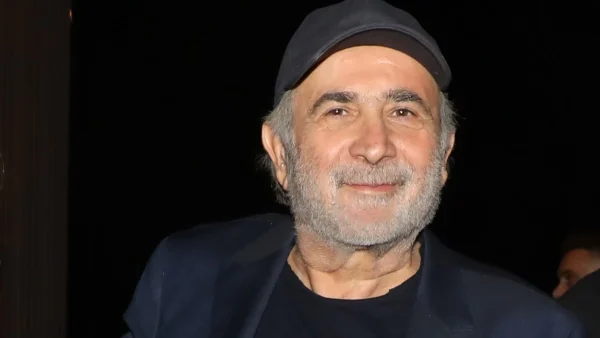 Επιστρέφει στην τηλεόραση ο Λάκης Λαζόπουλος και το Αλ Τσαντίρι Νιούζ - Σε αυτό το κανάλι θα τους δούμε