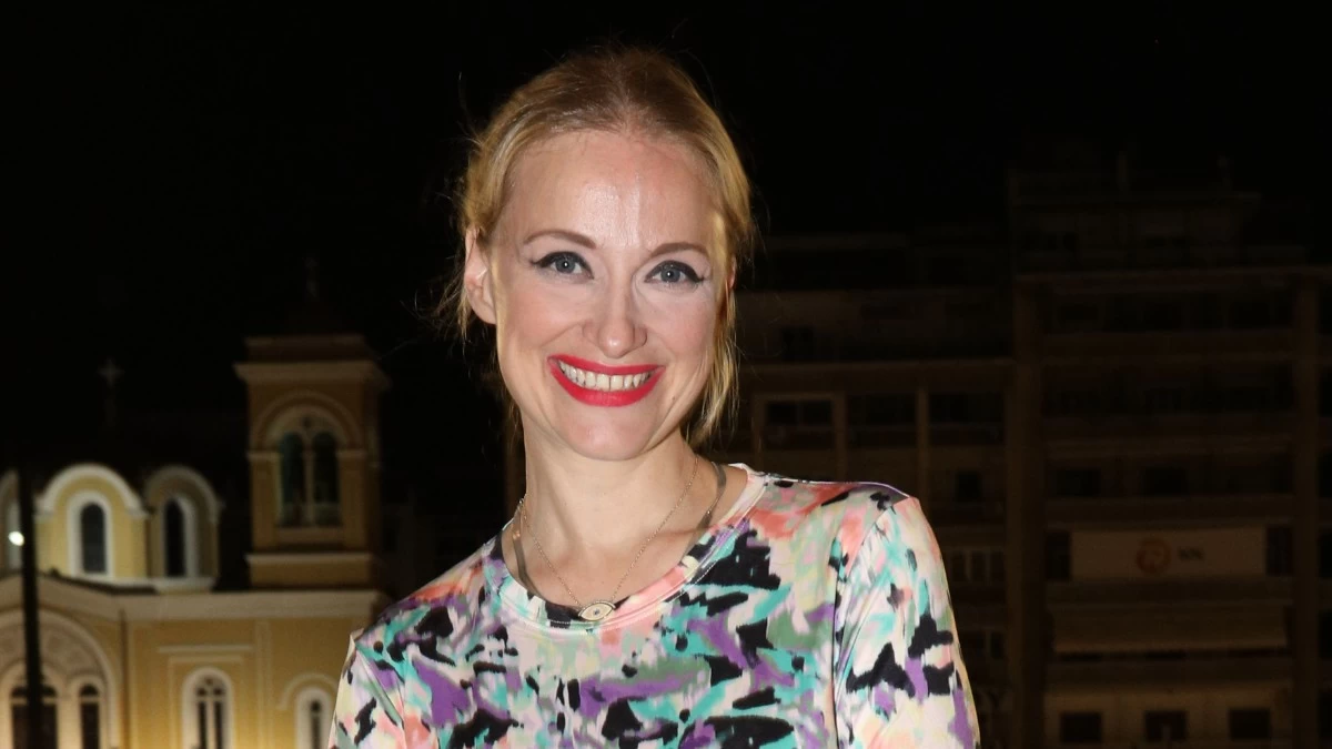 Λένα Δροσάκη: Κόβουν την ανάσα οι φωτογραφίες της με μαγιό - Οι πόζες πλάι στην πισίνα