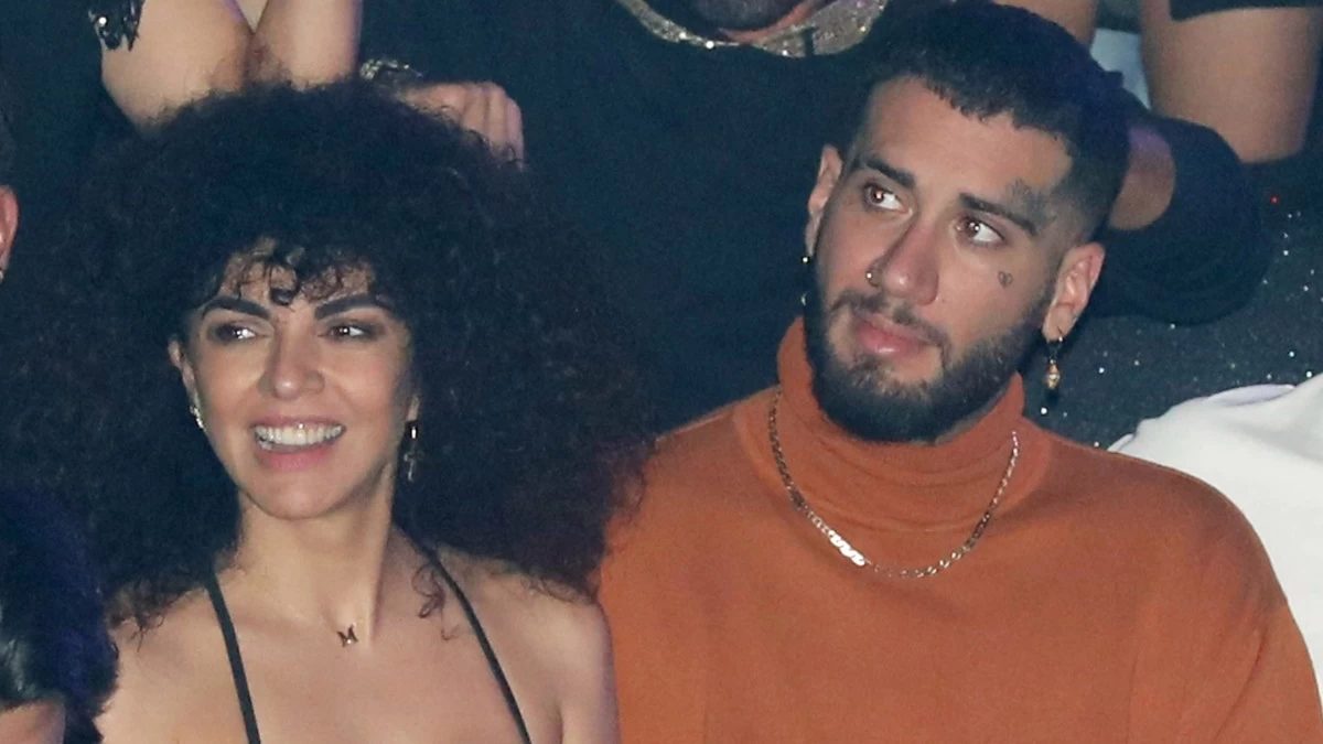 Mente Fuerte: Το τραγούδι που έγραψε για την Μαρία Σολωμού - Το "video clip" με την ίδια στην παραλία με κόκκινο μαγιό