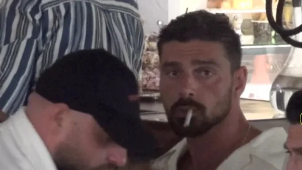 Μικέλε Μορόνε: Ανέβασε τη θερμοκρασία με την άφιξή του στη Μύκονο – Η έξοδος με γνωστό Έλληνα σκηνοθέτη