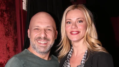 Νίκος Μουτσινάς: Βίντεο από τα γενέθλια της Ζέτας Μακρυπούλια - Η τούρτα έκπληξη στο πάρτι που έκανε στο σπίτι της