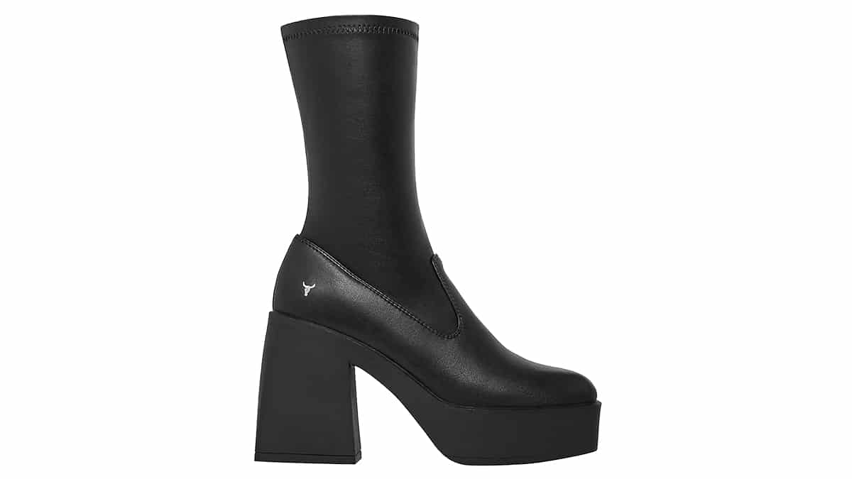 Mποτάκια, Windsor Smith, €129, favela.gr