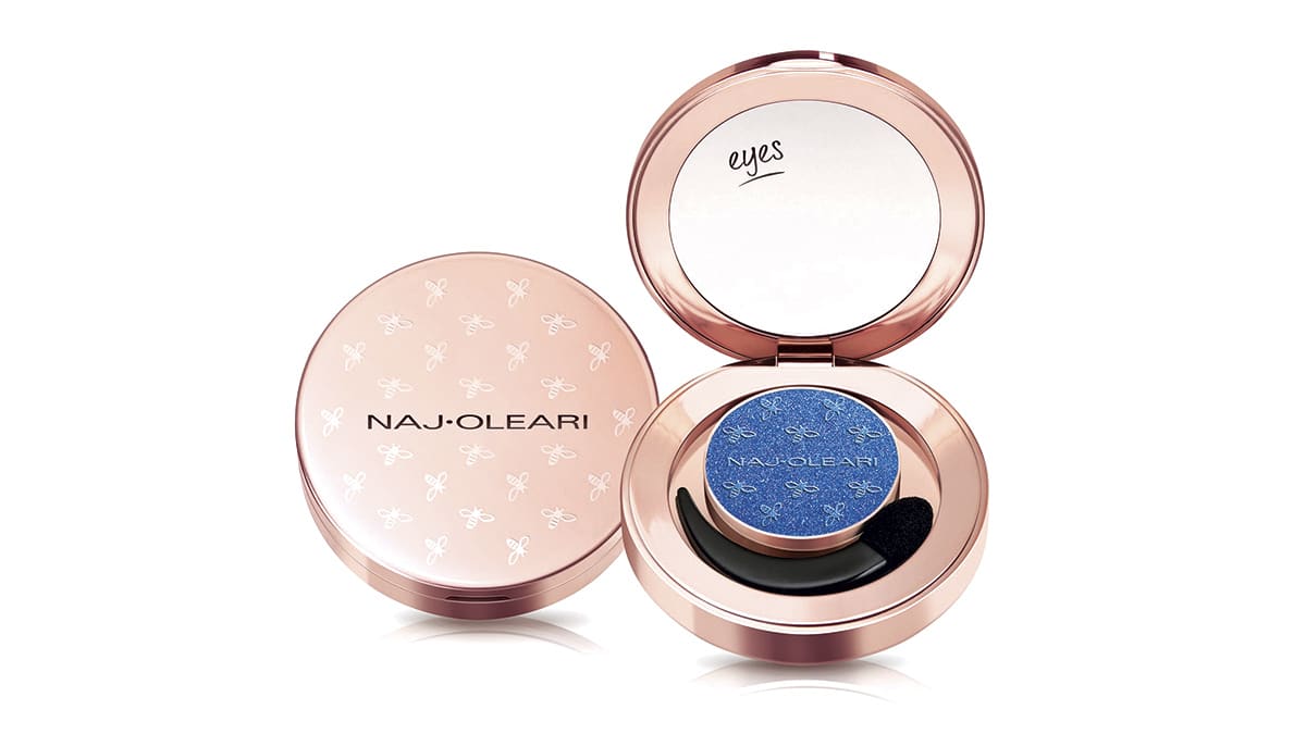 Μονή σκιά ματιών, Colour Fair Eyeshadow Wet & Dry Νο 18, Naj-Oleari, €17 (στο πολυκατάστημα notos Αθήνας, στο πολυκατάστημα notos Θεσσαλονίκης & στο notos.gr)