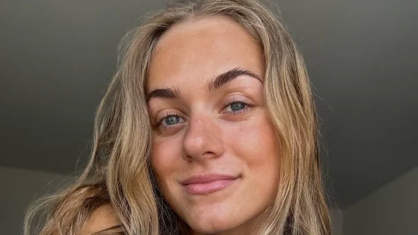 Ολυμπιακοί Αγώνες 2024 - Κατέρρευσε Σλοβάκα κολυμβήτρια: Αποχώρησε με φορείο και μάσκα οξυγόνου