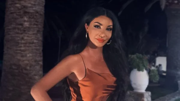 Πόπη Μαλλιωτάκη: «Ελληνίδα Κιμ Καρντάσιαν» - Χιλιάδες αντιδράσεις κάτω από την ανάρτησή της στο Instagram