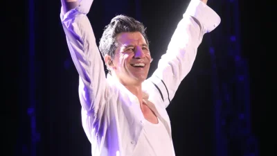 Σάκης Ρουβάς: Το απρόσμενο πρόβλημα στο ξενοδοχείο και το βίντεο που έγινε Viral