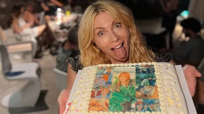 Σμαράγδα Καρύδη: Πάρτι γενεθλίων στο εξοχικό της στην Αίγινα - Οι φωτογραφίες στην πισίνα και οι καλεσμένοι