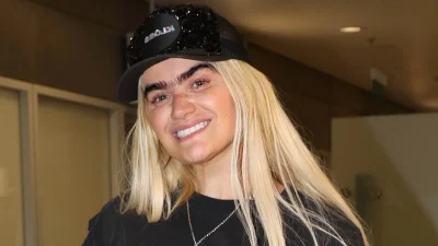 Σοφία Χατζηπαντελή: Χαμός κάτω από τις φωτογραφίες της στο Instagram που ποζάρει χωρίς το πάνω μέρος του μαγιό της