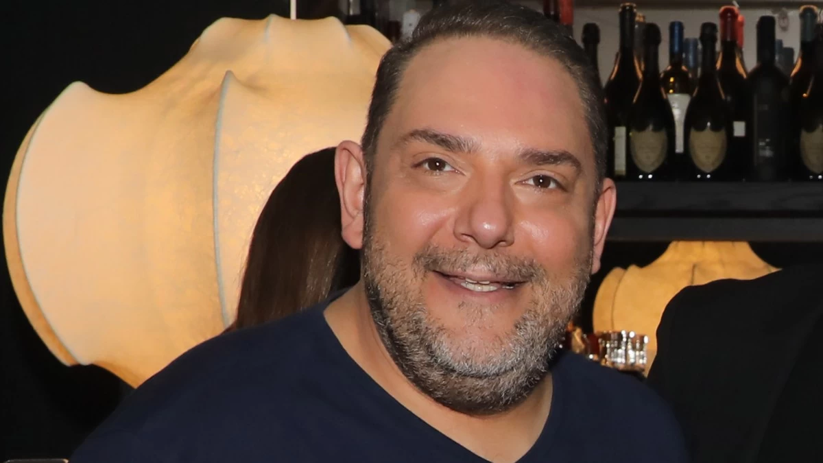 Στέλιος Διονυσίου: Έγινε πατέρας σε δίδυμα κάτω υπό άκρα μυστικότητα - Οι φωτογραφίες από το μαιευτήριο με την σύζυγό του