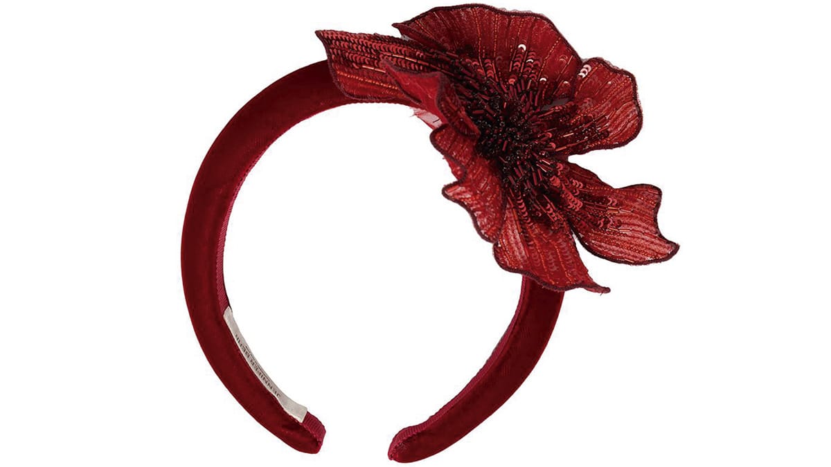 Στέκα, Jennifer, Behr