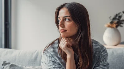 Υψηλή κορτιζόλη: 5 συμπτώματα που πρέπει να προσέξετε