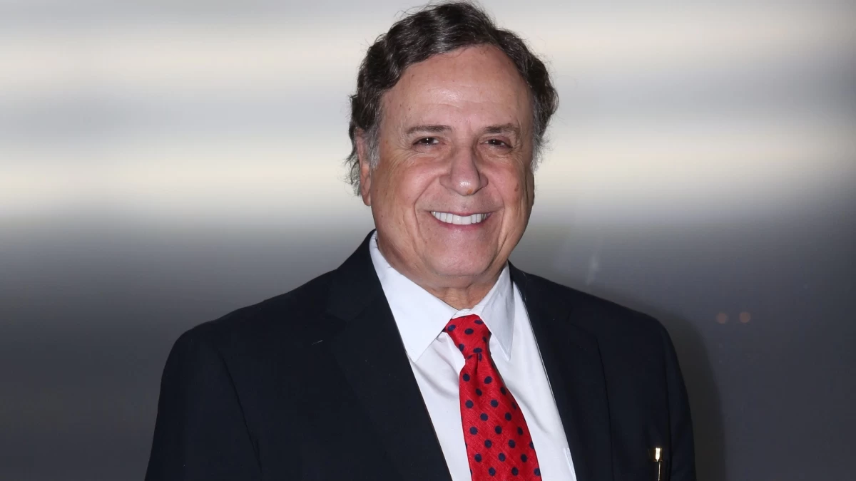 Χάρης Ρώμας: «Δεν έχω πρόβλημα να αποδεχτώ τον όρο “γκέι”, αλλά δεν είμαι αυτό ακριβώς»