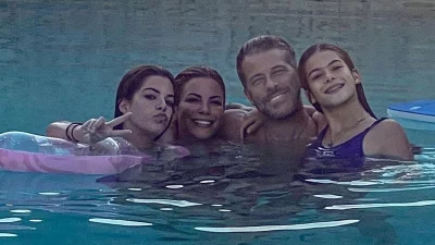 Χάρης Βαρθακούρης – Αγκαλιά μετά από καιρό με τις γυναίκες της ζωής του: «Αυτή τη στιγμή την ονειρευόμουν»