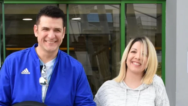 Χρίστος Αντωνιάδης: «Με τη γυναίκα μου έχουμε χωρίσει τα τσανάκια μας» - Η ζωή με την Τσώνου και τα δίδυμα