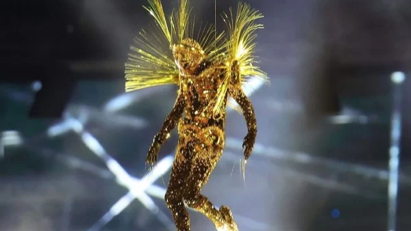 Αυτός είναι ο «Χρυσός Ταξιδιώτης» της Τελετής Λήξης των Ολυμπιακών Αγώνων στο Παρίσι