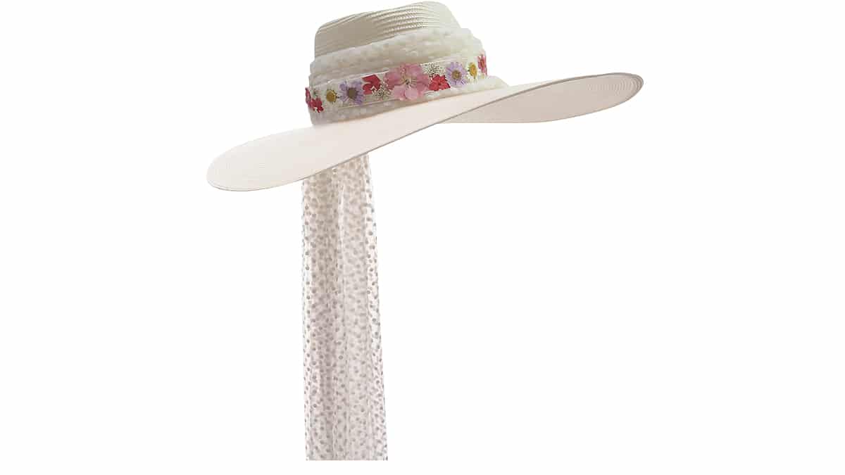 Νυφικό καπέλο Blossom, Olga Karaververis, €269, www.karaververis.com