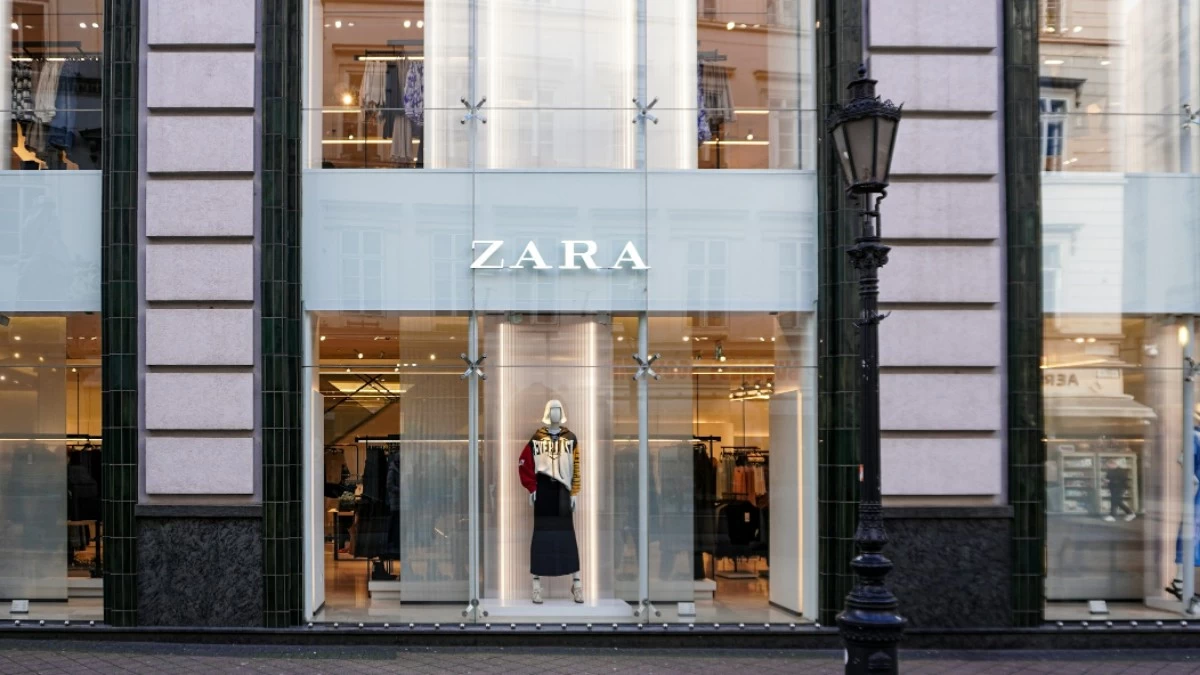 Zara: Το μπουφάν που θα φοράνε όλες φέτος τον χειμώνα