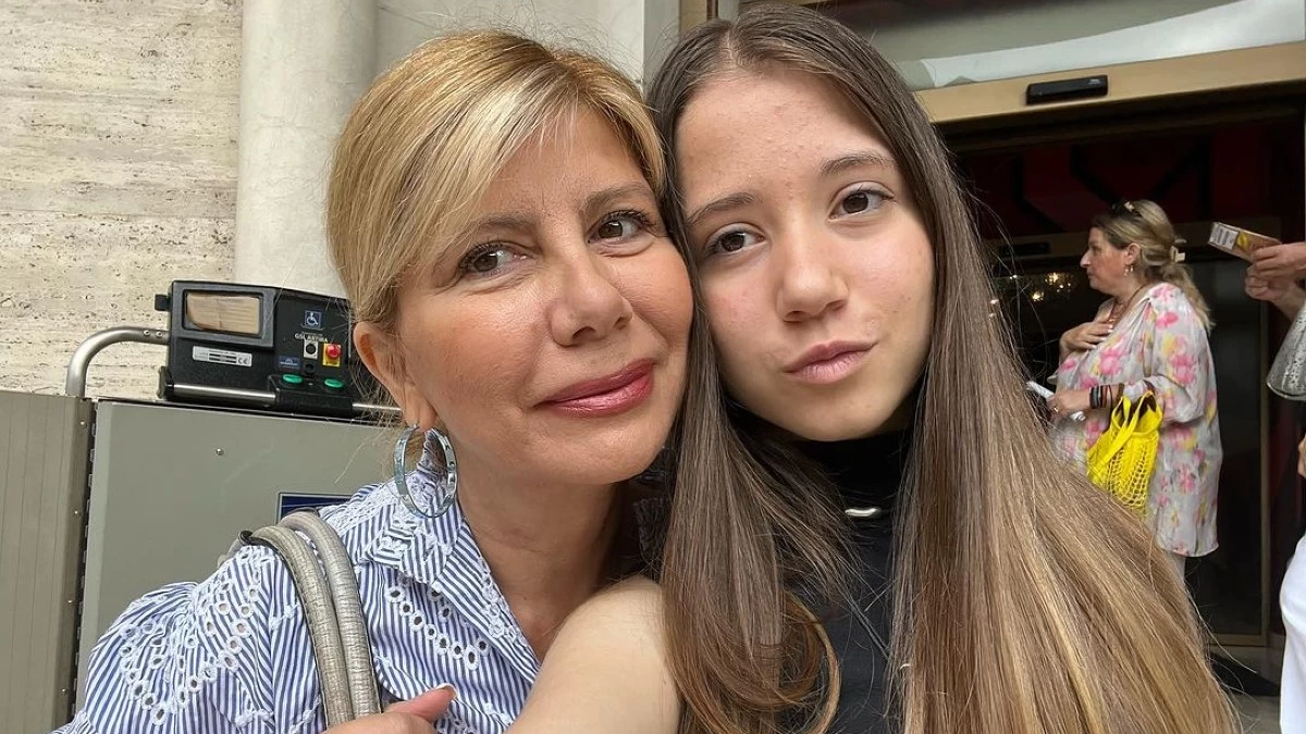 Ζήνα Κουτσελίνη: «Ταμένες στην Παναγία και οι δυο μας προκειμένου να έρθουμε στη ζωή»