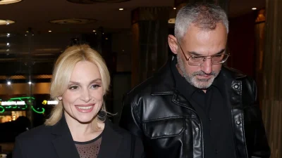 Ελεωνόρα Ζουγανέλη: Οι φωτογραφίες από τις διακοπές με τον Νίκο Συρίγο - Άβαφη με λεοπάρ μπικίνι μέσα στην παραλία