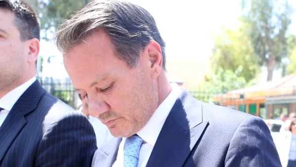 Οι πρώτες ώρες του Απόστολου Λύτρα εκτός φυλακής - Οι περιοριστικοί όροι για την Πολυζωγοπούλου και το παιδί