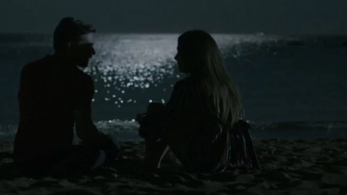 Η Παραλία (12/9): «Δεν γίνεται να το κάνουμε αυτό εδώ» - Φιλιούνται παθιασμένα στην παραλία