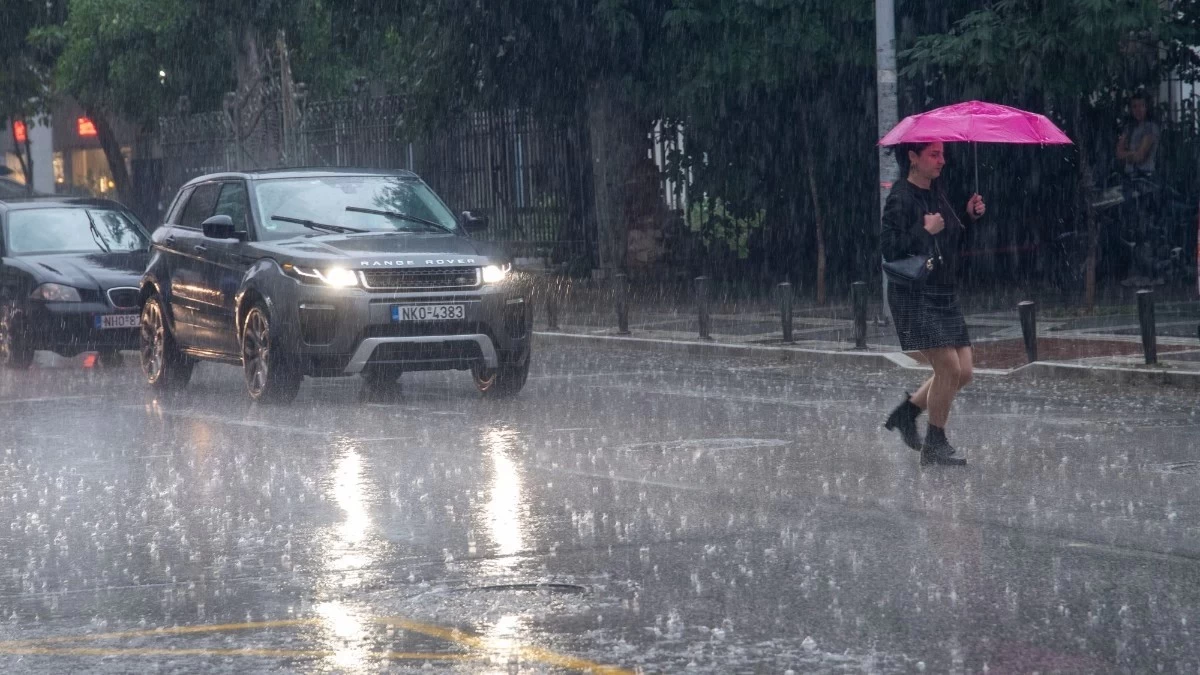 Καιρός 3/9: Γενικά αίθριος με μεμονωμένες καταιγίδες - Σε ποια σημεία