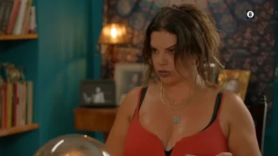 Αρχελάου 5 (18/9): «Ο άντρας σου σε έχει φλομώσει στα ψέματα» - Φτιάχνει προφίλ σε εφαρμογή γνωριμιών αλλά...