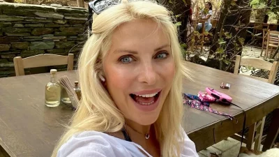 Ελένη Μενεγάκη: Η ασπρόμαυρη φωτογραφία μέσα από το αυτοκίνητό της