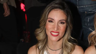 Αθηνά Οικονομάκου: Η κόρη της ξεκίνησε σχολείο - Η φωτογραφία με την ροζ τσάντα και τα κοτσιδάκια