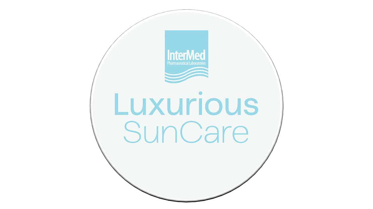 Πολύ υψηλή αντηλιακή προστασία, κάλυψη των ατελειών & φυσικό ματ αποτέλεσμα, Luxurious, Sun Care, Silk Cover BB Compact SPF50+, InterMed (σε φαρμακεία & σε επιλεγμένα καταστήματα λιανικής από την InterMed)