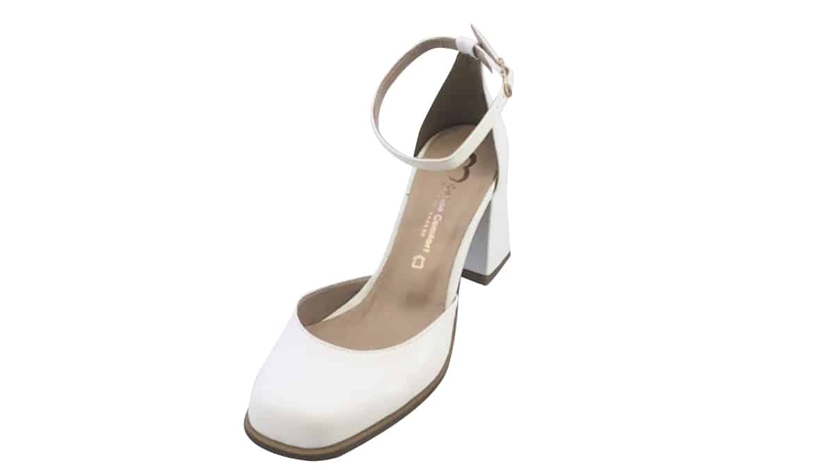 Γόβες με μπαρέτα, Donna Baretta, €55, barettashoes.gr