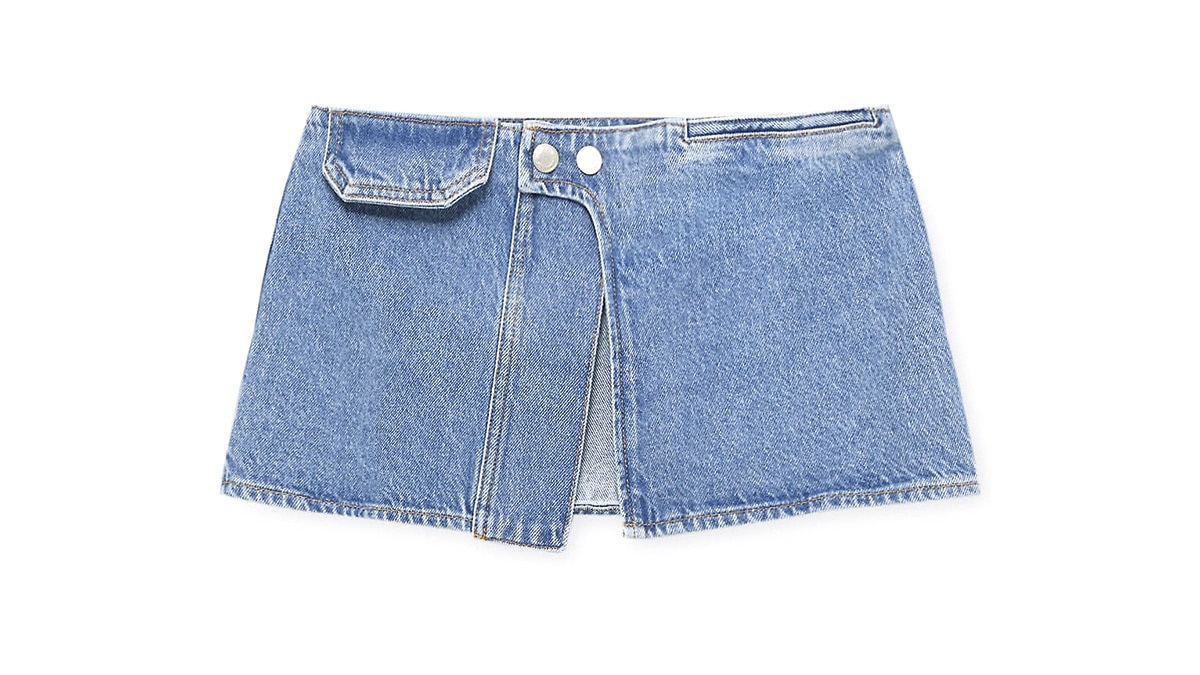 Denim belt, €19,99, Pull & Bear