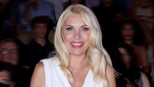 Ελένη Μενεγάκη: Το νέο χτένισμά της που θα γίνει η τάση του Σεπτεμβρίου