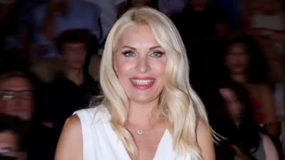 Αγκαλιασμένοι με μαγιό στα Άχλα - Η τρυφερή ανάρτηση της Ελένης Μενεγάκη με τον γιο της