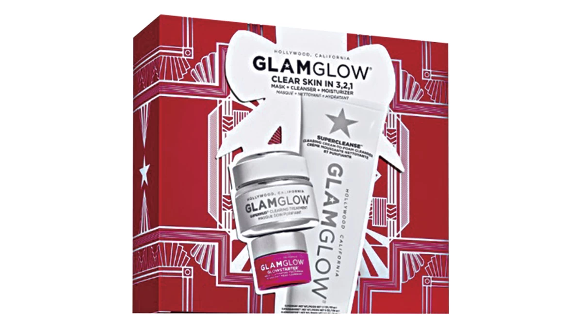 Σετ που περιέχει το Supermud Clearing Treatment, το Supercleanse Clearing Cleanser και το Glowstarter Mega Illuminating Moisturizer, Clear Skin In 3,2,2, Mask+ Cleanser+ Moisturizer, GlamGlow, €79