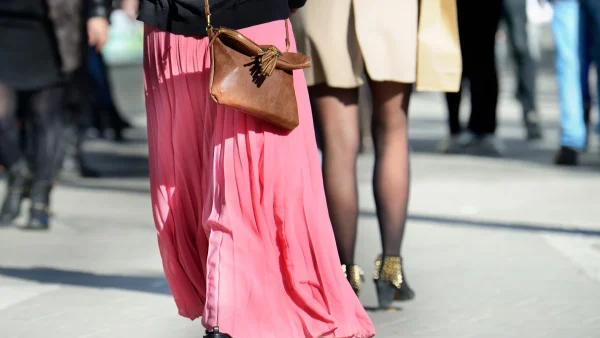 Κilt φούστα: Αριστοκρατική και φουλ ανανεωμένη για να τη βάλεις το φθινόπωρο