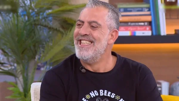 Κούλλης Νικολάου: «Σχεδόν παρακάλεσα να έχω το συγκεκριμένο ρόλο στη “Γη της Ελιάς”»