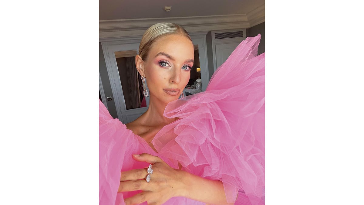 Μια από τις πιο κορυφαίες influncer αποκαλύπτει: Αυτή είναι η νέα τάση στο μακιγιάζ