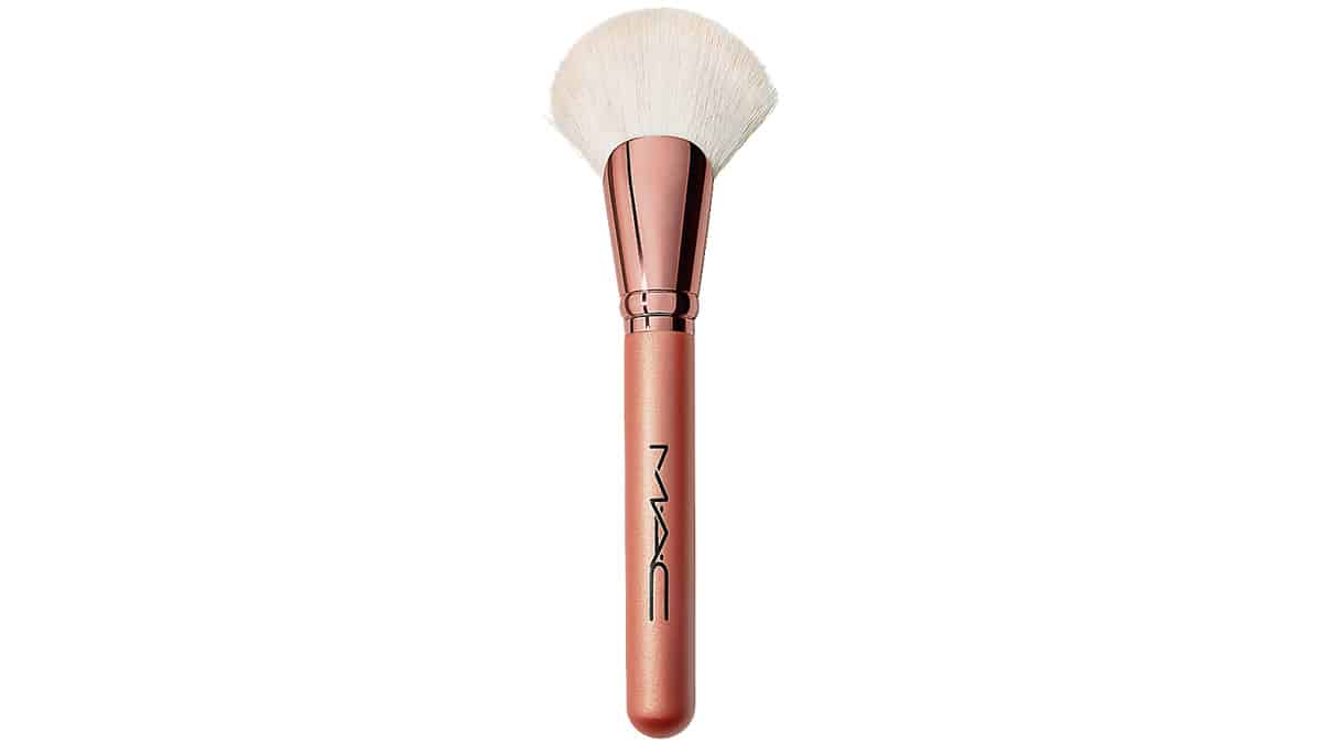 Πινέλο για προϊόντα bronzing σε μορφή πούδρας, Bronzer Fan Brush 143S, MAC Cosmetics, €46