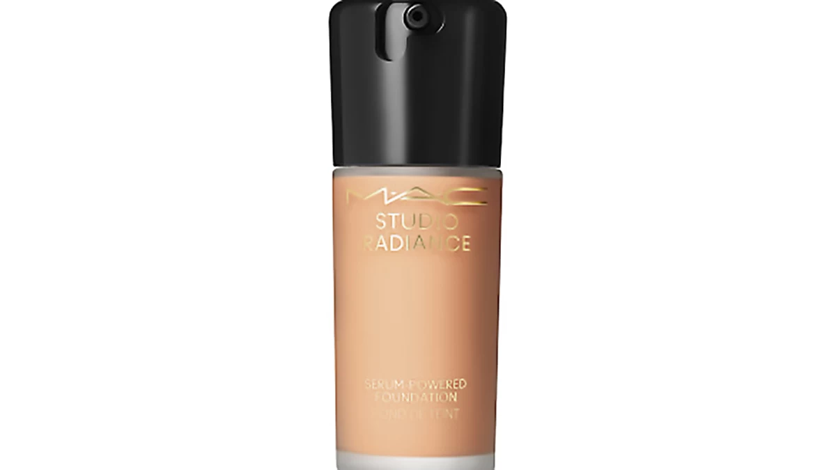 Ενυδατική βάση για κάλυψη & λάμψη, Studio Radiance, Serum-Powered Foundation, MAC Cosmetics, €52
