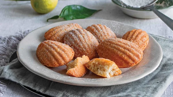 Μαντλέν: Τα μίνι κεκάκια σε σχήμα κοχυλιού που λατρεύουν στη Γαλλία - Το μυστικό για να μην ξεραθούν γρήγορα