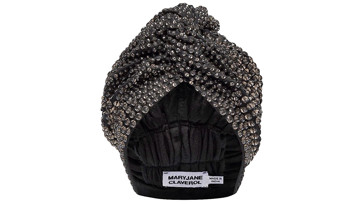 Mε χάντρες, MaryJane Claverol, €370, farfetch.com