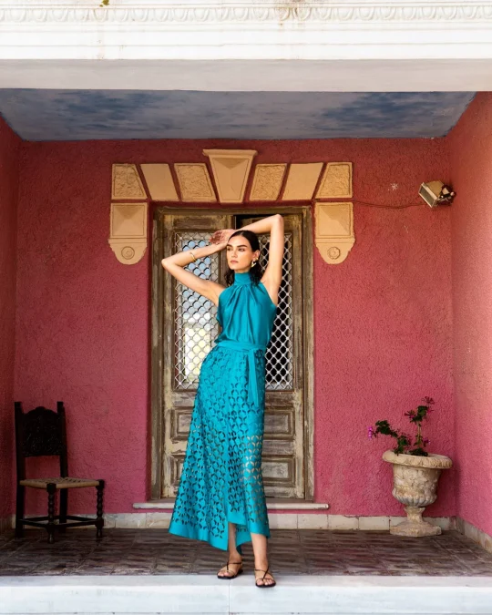 Τιρκουάζ hatler-neck φόρεμα