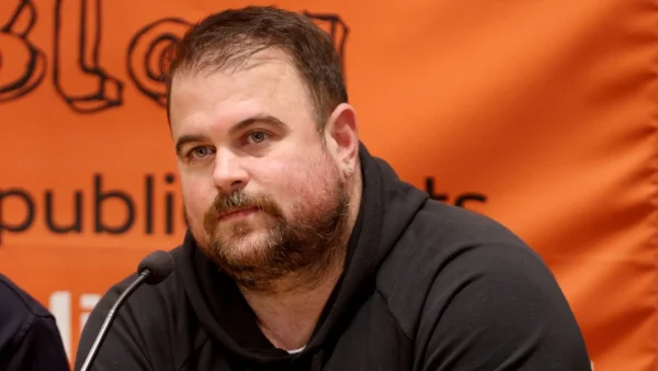 Νικόλας Ράπτης – Πατέρας για πρώτη φορά: «Συγγνώμη κόρη μου, που η πρώτη φάτσα που είδες ήταν αυτή»